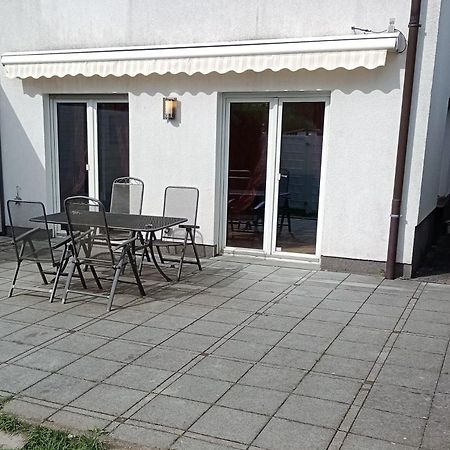 Julia'S Monteur Oase - Premium Apartment Exklusiv Fuer Solo-Reisende エネペータール エクステリア 写真