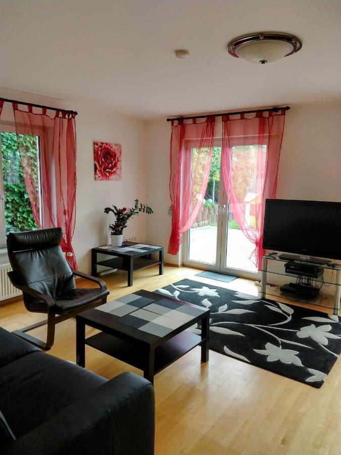 Julia'S Monteur Oase - Premium Apartment Exklusiv Fuer Solo-Reisende エネペータール エクステリア 写真