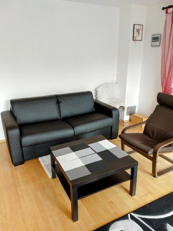 Julia'S Monteur Oase - Premium Apartment Exklusiv Fuer Solo-Reisende エネペータール エクステリア 写真